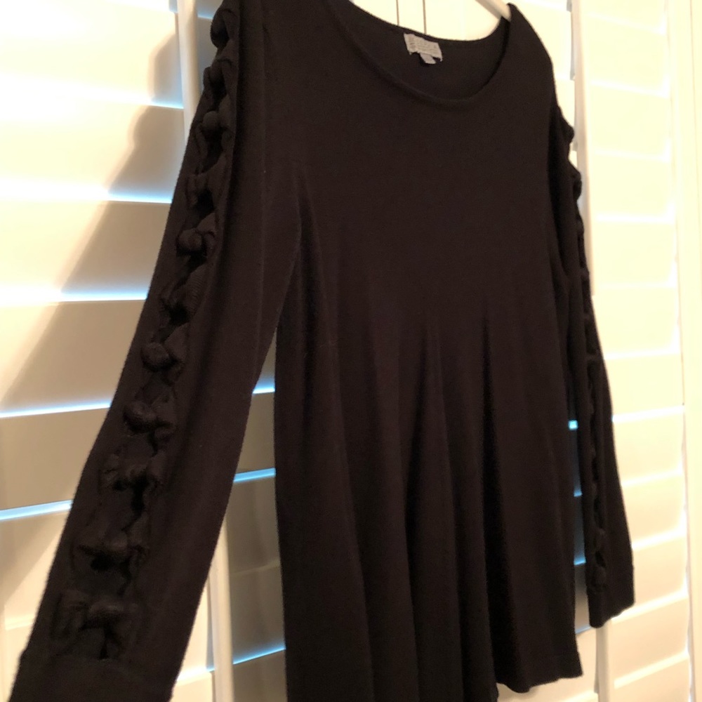 JOSEPH A. black knotted peep sleeve sweater (L)